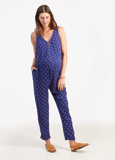 Model is 5'9", 7 1/2 months pregnant, and wearing size small |Indigo Arrow Print