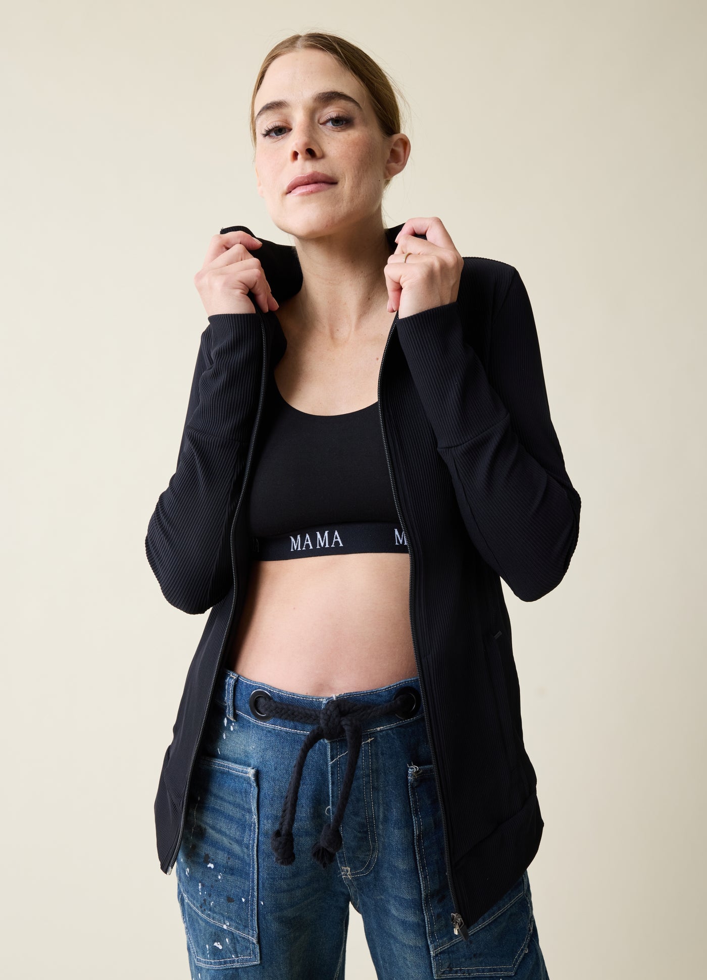 Tara is 5’8”, 6 months pregnant, and wearing size small||black