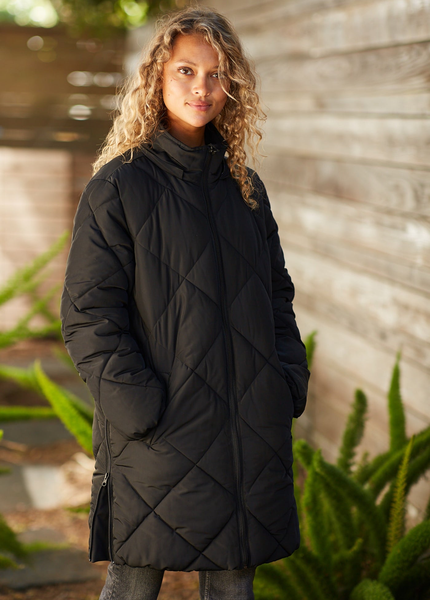 Tatianna is 5’8” and wearing size extra small||Black Onyx
