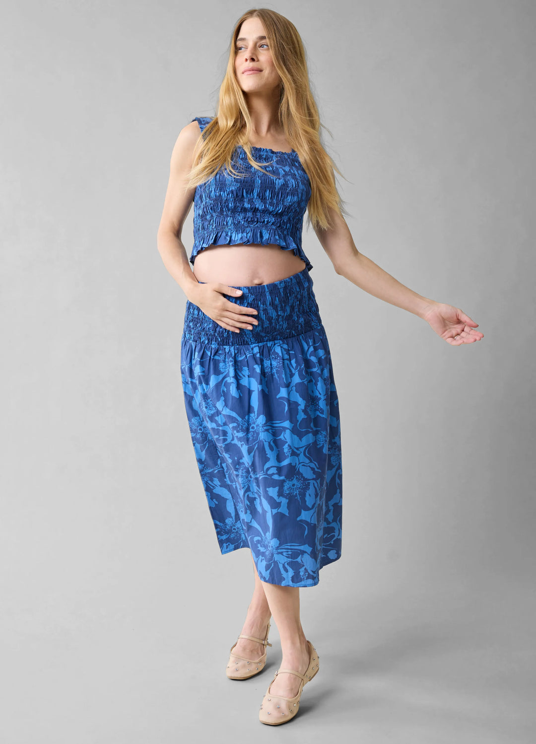 Ingrid & Isabel Women's Maternity Poplin Floral Top & Skirt Set - Blue - Size L - Tonal Bloom River Ingrid & Isabel Women's Maternity Poplin Floral Top & Skirt Set - Blue - Size L - Tonal Bloom River