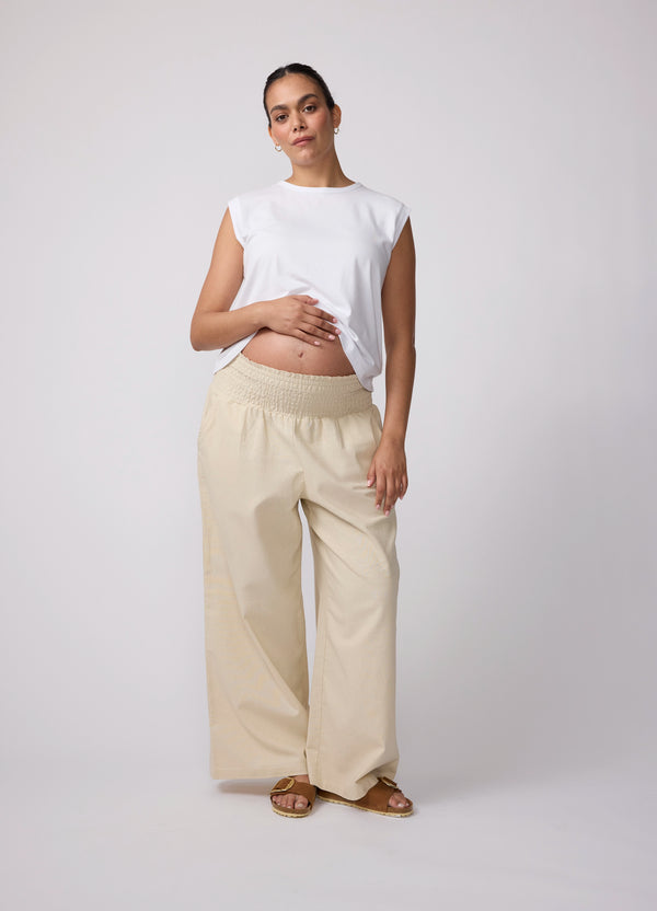 Mekehl 7 months pregnant and wearing a size M ||oat