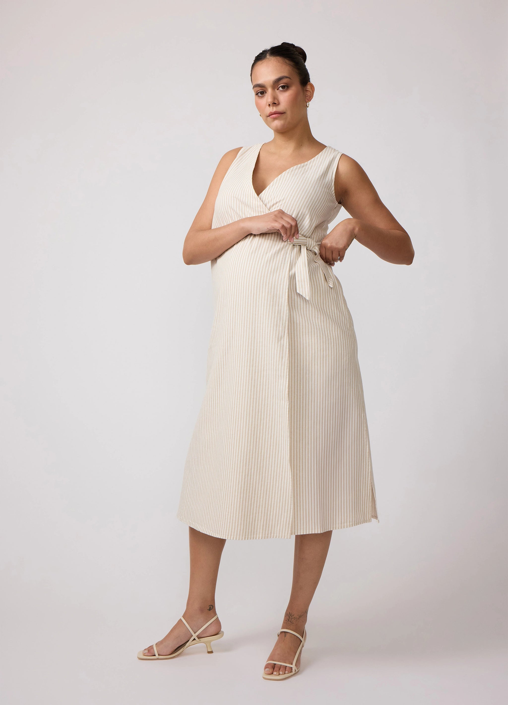 Ingrid & Isabel Maternity Linen Wrap Midi Dress Medium