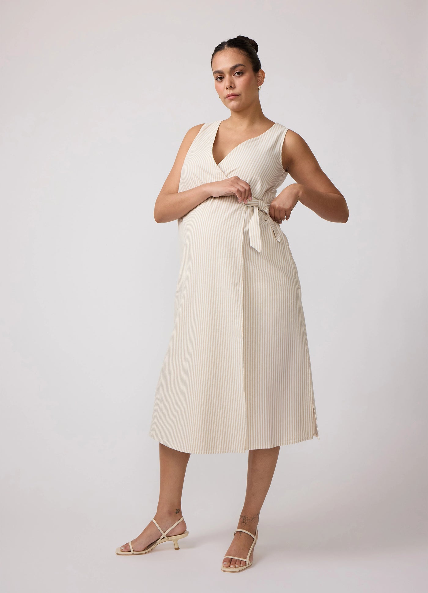 Ingrid & Isabel Maternity Linen Wrap Midi Dress Medium