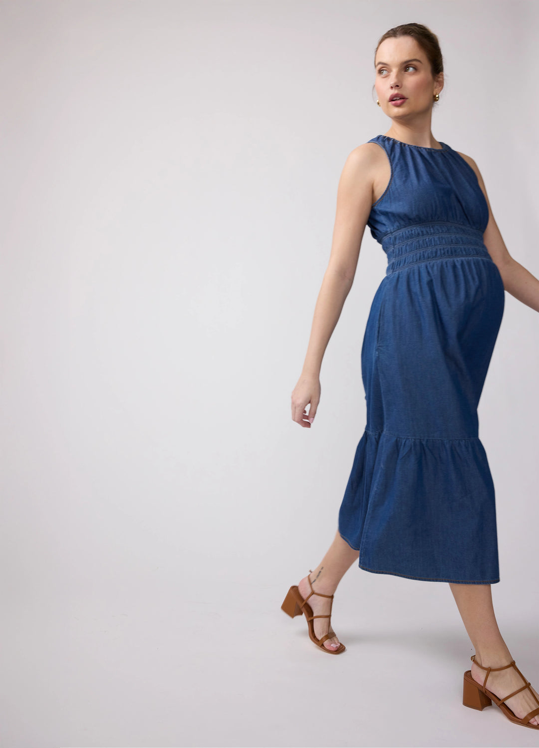 Sleeveless Chambray Maternity and Nursing Midi Dress – Ingrid & Isabel