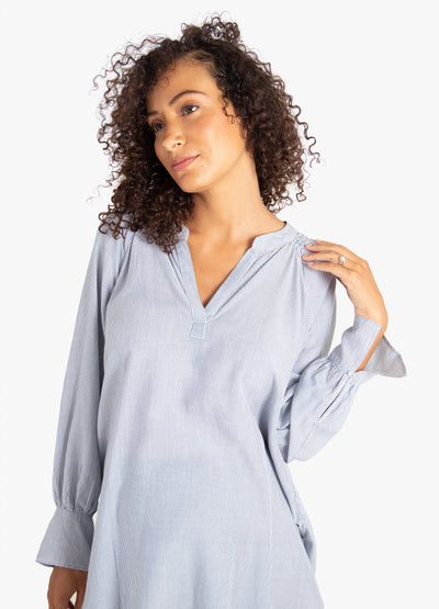 Model is 5’10”, 8 months pregnant, and wearing size small ||Blue Pinstripe