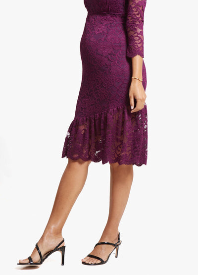 Model is 5’10”, 4 months pregnant, and wears size S.||Plum