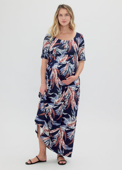 ﻿Svieta is 5’10”, 31 weeks pregnant, and wearing a size medium||Feather Print