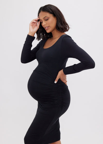 Elaine is 5’10", 34 weeks pregnant and wearing a size medium||Black