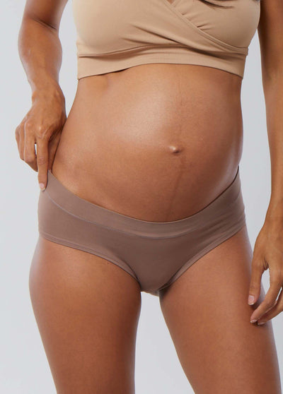 Sadie (in Taupe) is 5’9", 32 weeks pregnant, and wearing a size small||Deep Taupe