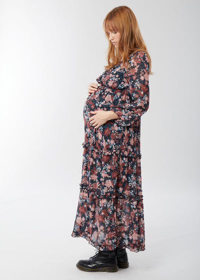 Kayli is 5’8", 31 weeks pregnant, and wearing a size small||Paisley