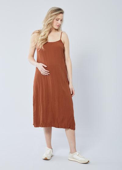 Silja is 5'9", 8 months pregnant and wearing a size small||Gingerbread
