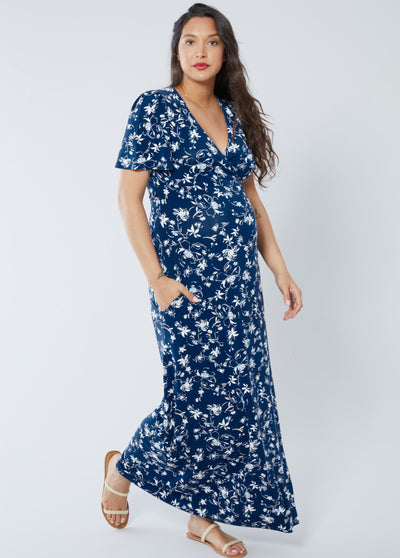 BreAuna is 7 months pregnant, 5'9" and wearing a size small||Navy Floral