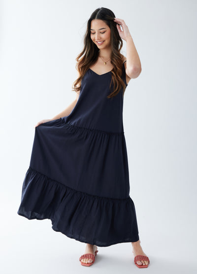 Leiani is 5’8” and wearing size small||Black