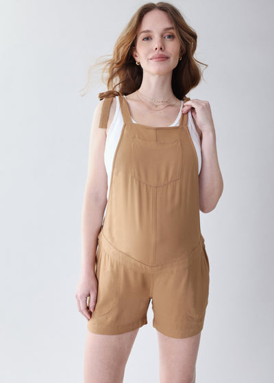 Maria is 5’8”, 22 weeks pregnant, and wearing size small||Cappucino